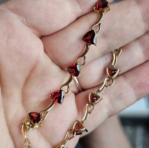 10k trillion cut garnet bracelet. Stamped 10k. Just look at this luscious red co - Picture 5 of 8